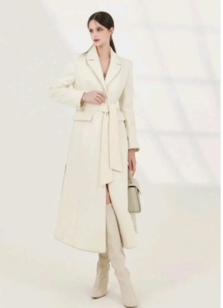 그레이스유 카멘코트 아이보리 Carmen Coat (Ivory)